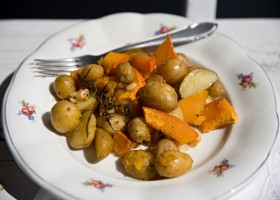 Pečená dýně Hokaido s bramborami