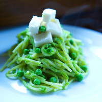Špagety s hráškovým pestem
