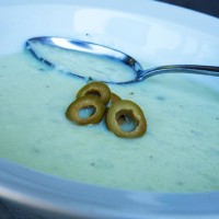 Letní okurková polévka