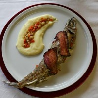 Pečený pstruh plněný zeleninou