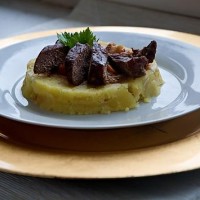 Srnčí kýta se zeleninou