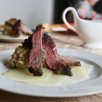 Roštěnec pečený s brusinkami