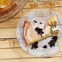 Jogurtový koláč s rebarborou a jablky