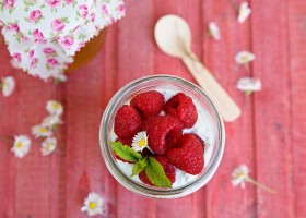 Chia pudink s malinami