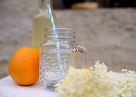 Sirup z černého bezu, citrusů a meduňky