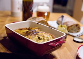 Vinná klobása s hořčicí a celerem