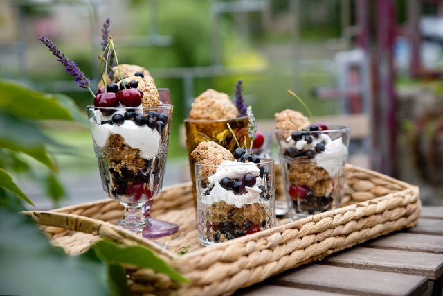 letní dezert s ovocem