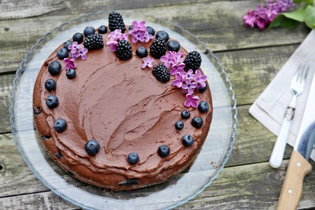 čokoládový dort s ovocem