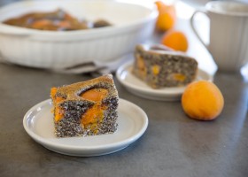 Makový koláč s meruňkami