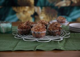 Borůvkové muffiny s křupavou drobenkou